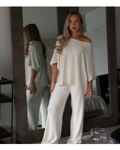 Neuleasu valkoinen GIULIA