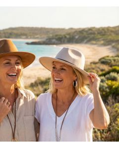 Hattu luonnonvalkoinen