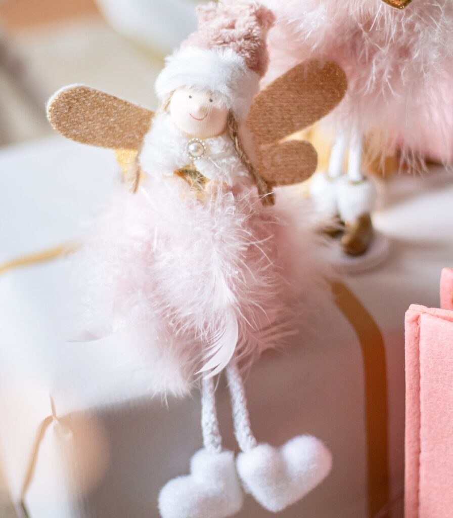 Enkeli istuva pinkki TWINKLE