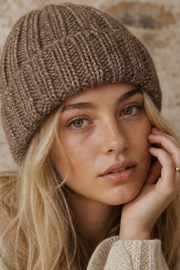 Pipo ruskea BEANIE - Kuva 1