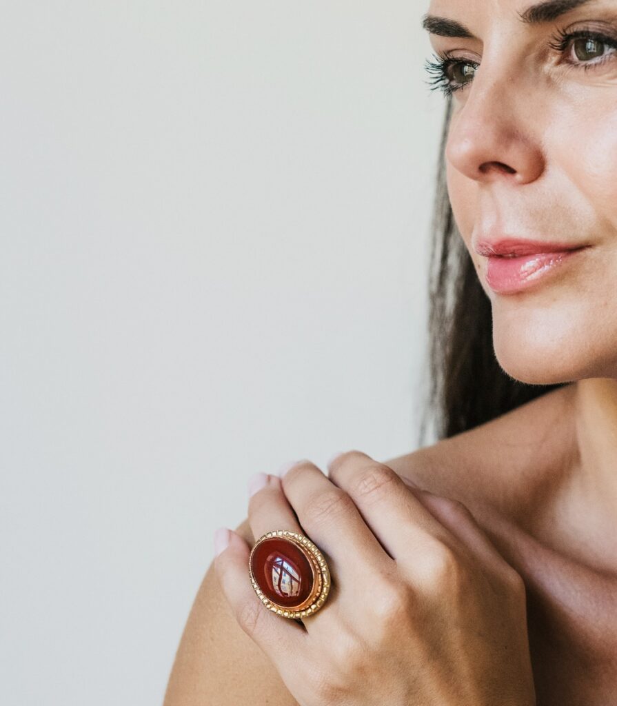 Sormus karneoli EXCLUSIVE
