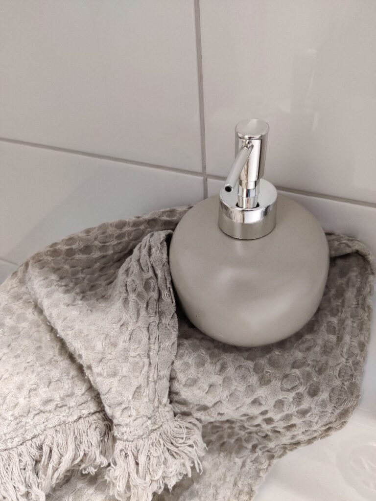 Pumppupullo beige SPA
