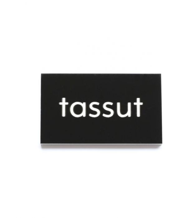 Kyltti 5x3cm tassut musta