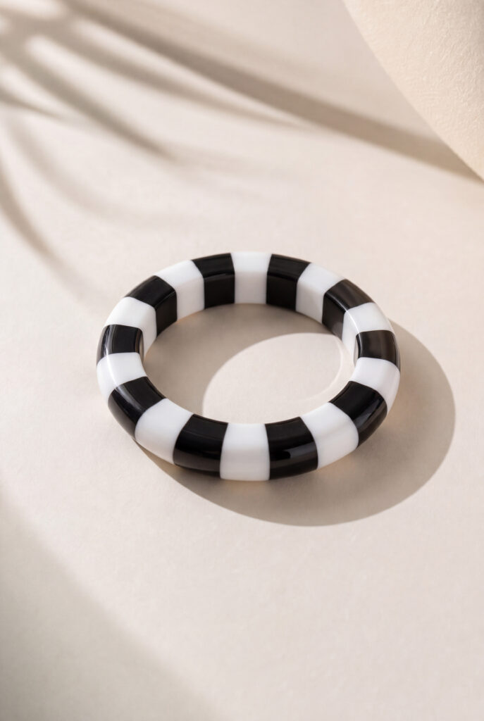 Rannekoru mustavalkoinen STRIPE