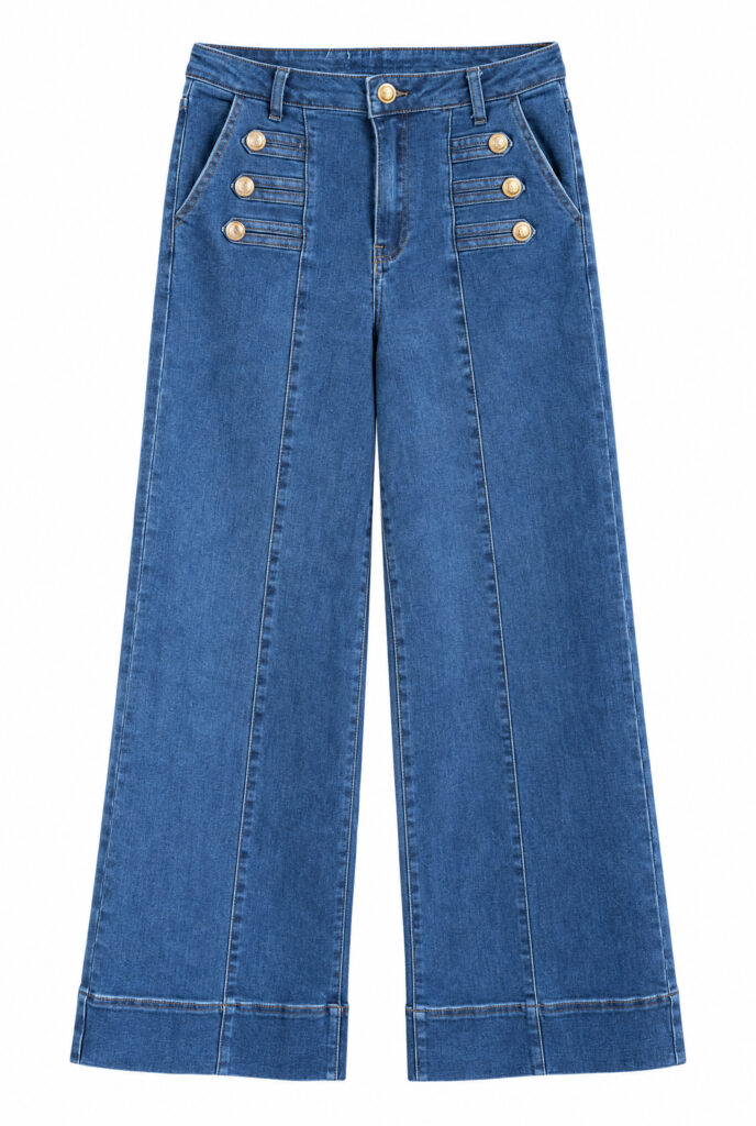 Leveälahkeiset farkut denim
