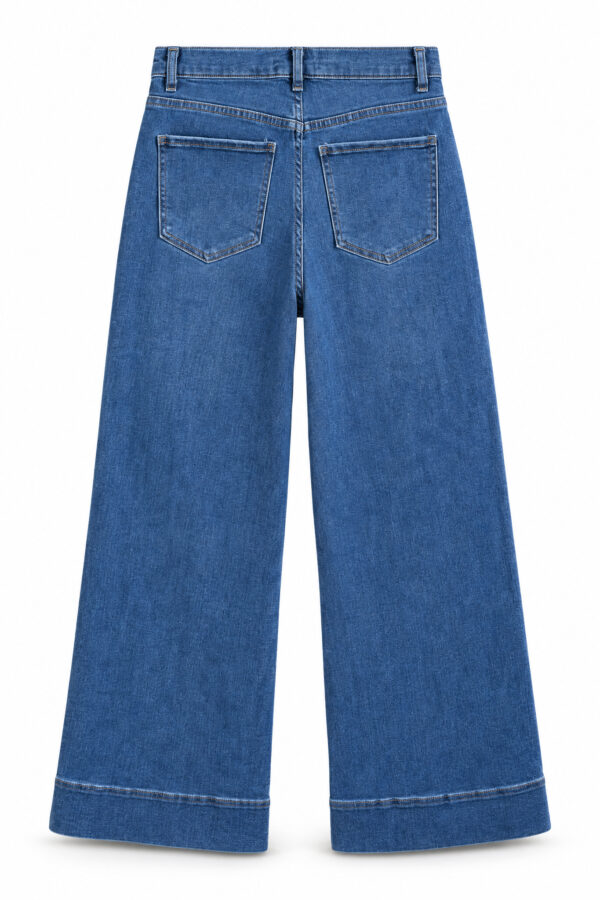 Leveälahkeiset farkut denim - Kuva 2