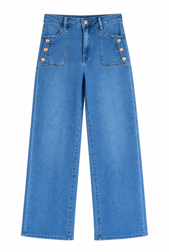 Leveälahkeiset farkut denim