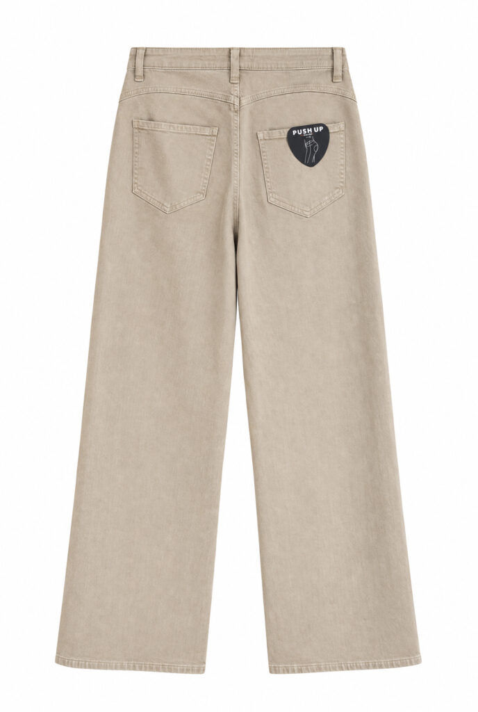 Leveälahkeiset farkut beige